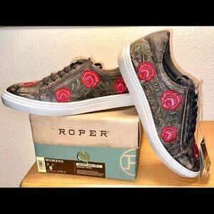 NIB-Roper Embroidered Floral Leather Sneaker